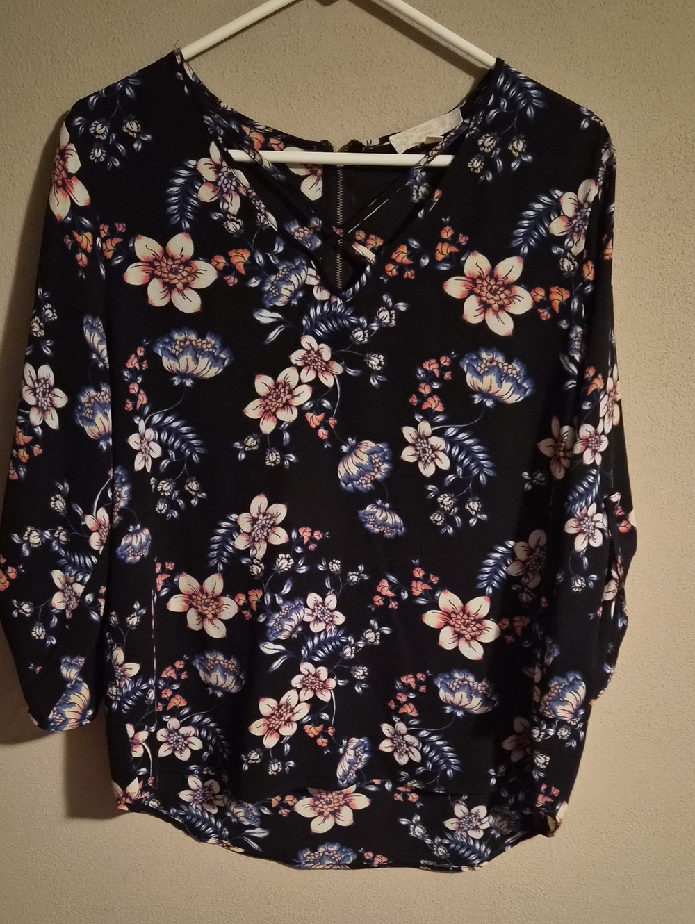 Pink Republic Black Floral V-Neck Long-Sleeve Blouse